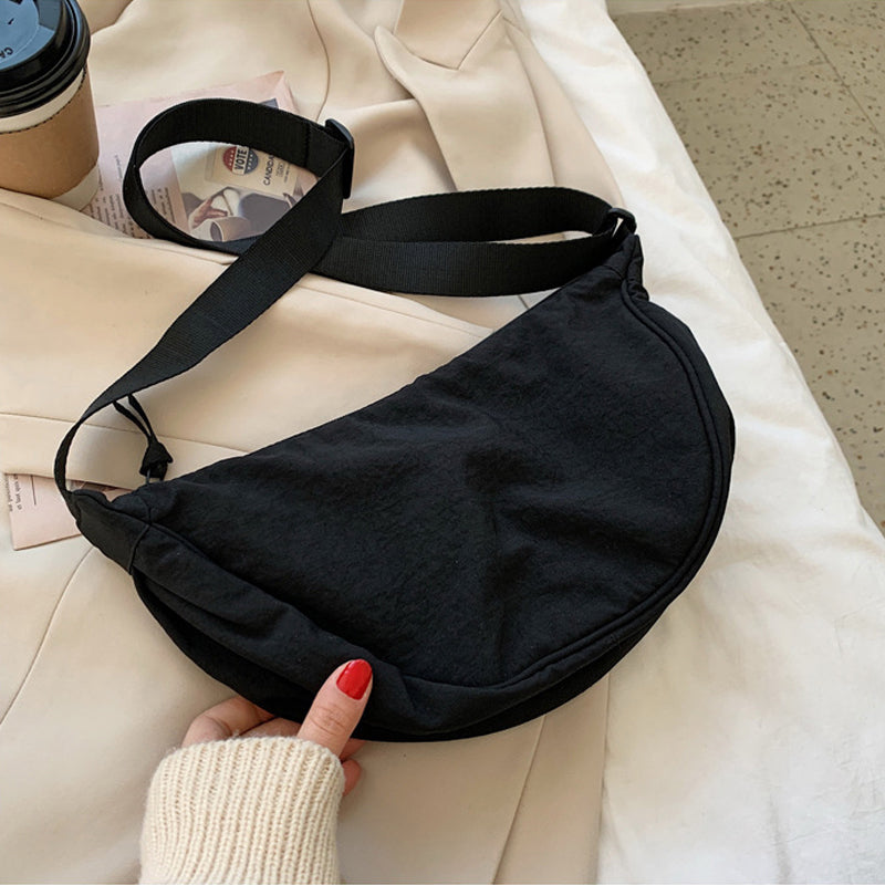 Stilfuld Half Moon Crossbody Taske - Luna