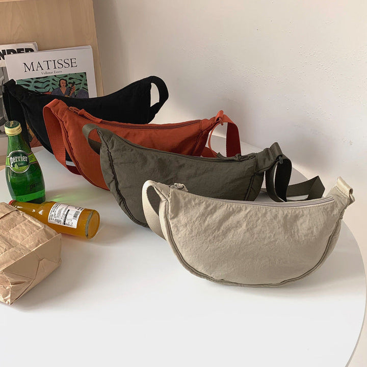 Stilfuld Half Moon Crossbody Taske - Luna