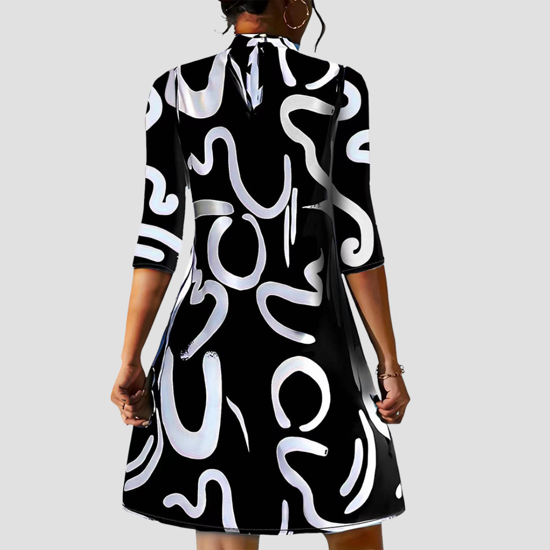 Vestido corto con mangas largas y escote redondo – Elanora
