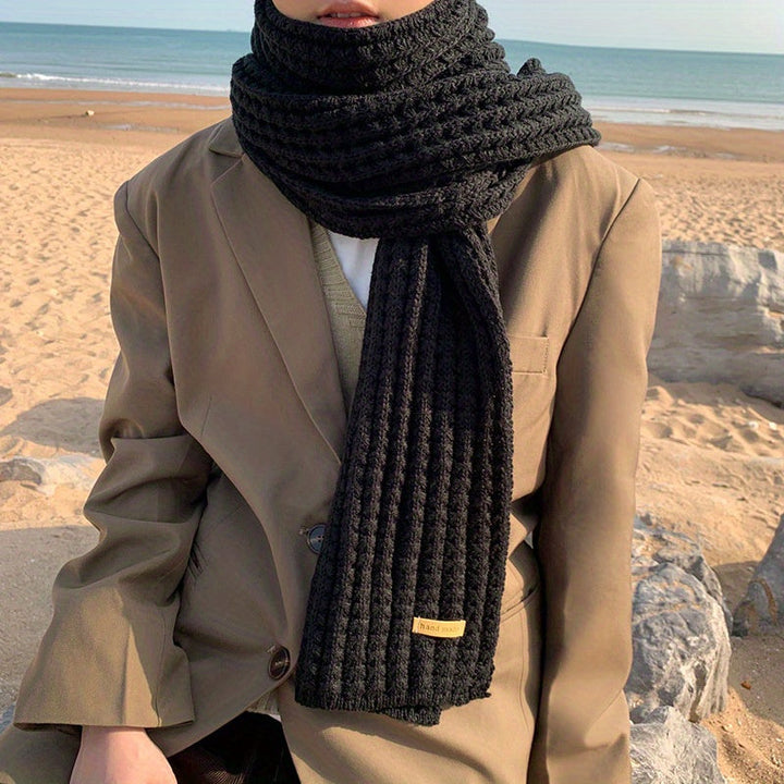 Unisex knitted scarf with geometric pattern – Matteo