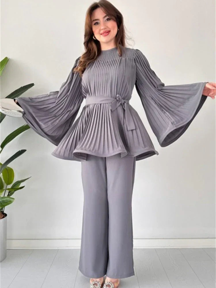 Damen Falten Kleidungsset – Selene