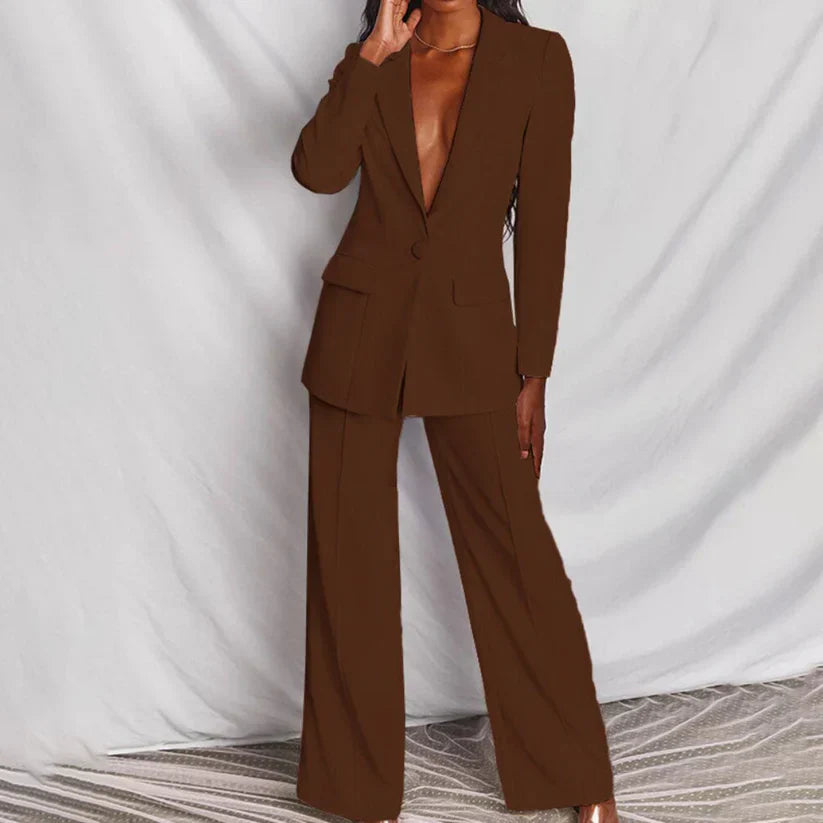 Stylish 2-piece women's suit - Eveline