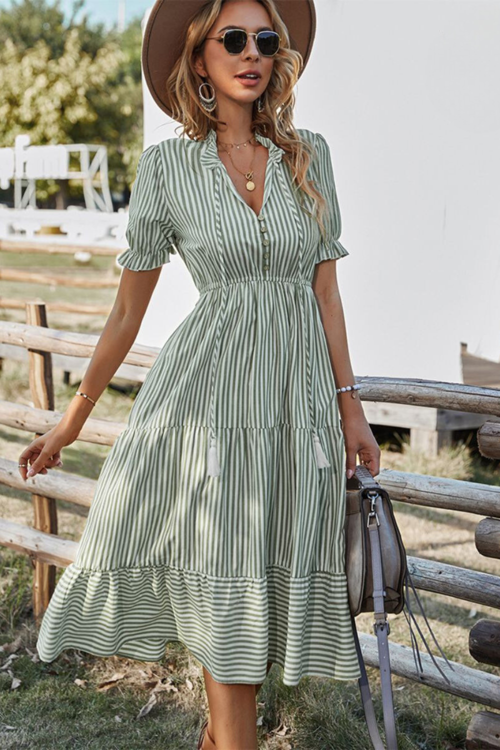 Stribet sommer-midikjole – Amira