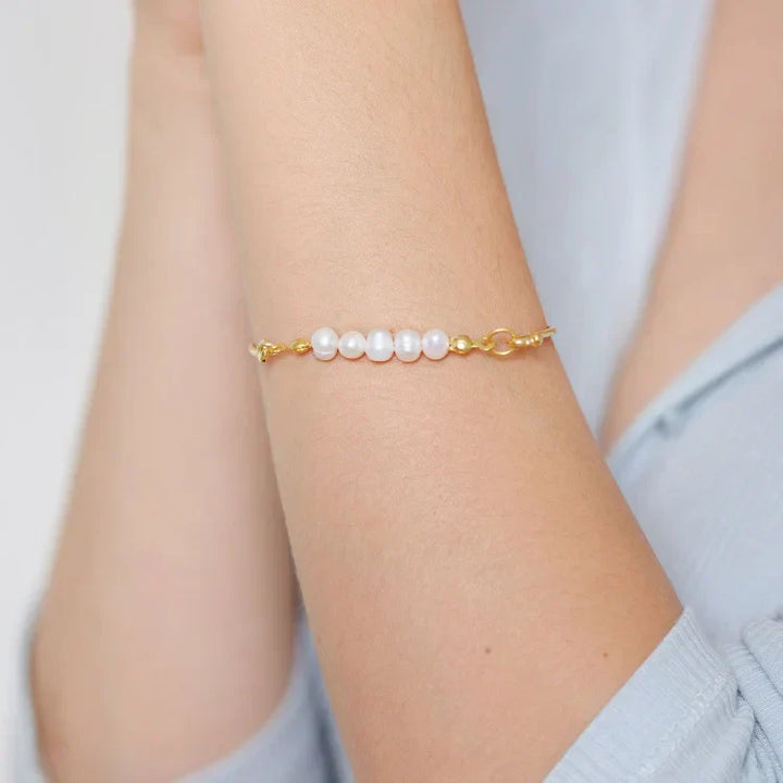 Stilig armbånd med delikate perler – Selina