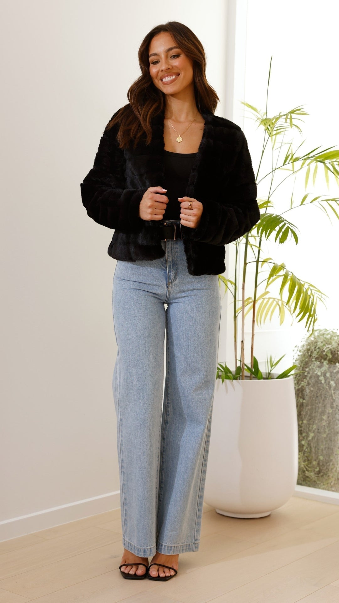 Luxurious Women's Crop Jacket – Veloura