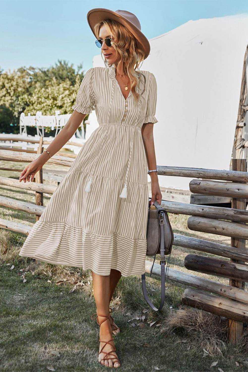 Stribet sommer-midikjole – Amira