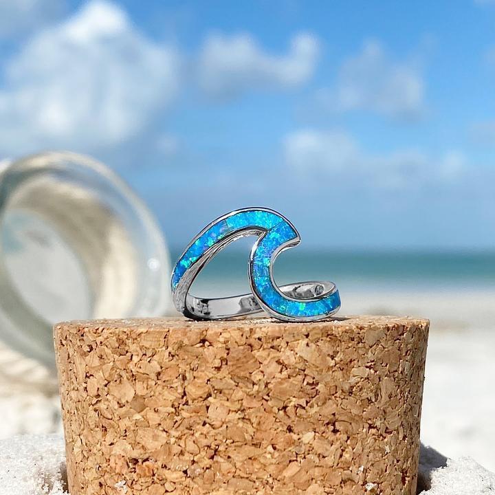 Ocean Wave Ring made of Opal and Silver – Livia