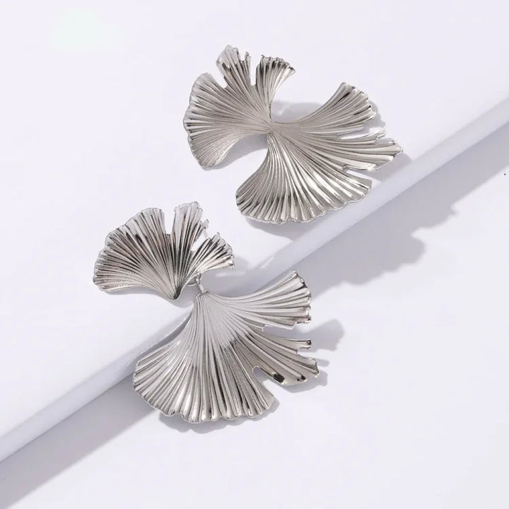 Flower Earrings in Gold and Silver – Liora