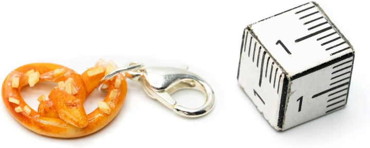 Colgante con dije de pretzel – AlpenBrezn Oktoberfest 2026