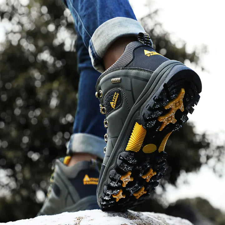 Waterproof men's boots with ergonomic sole - Victor Winter Guard