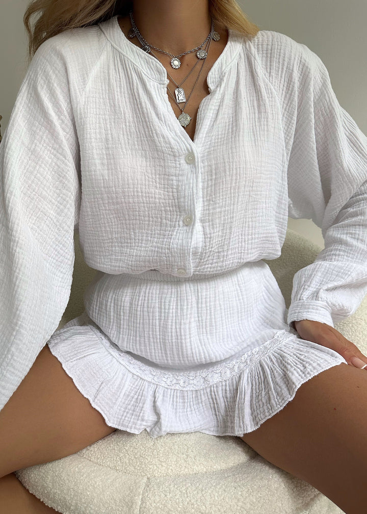 Let bomuldssæt med bluse og flæse-short – Leora