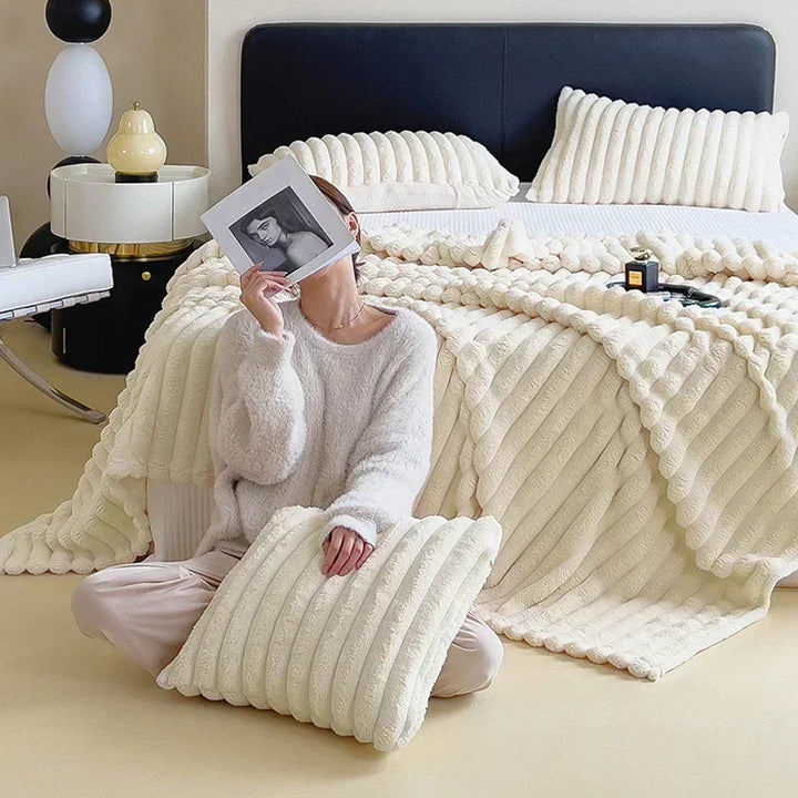 Ultimate Warm Plush Blanket - PlushNest