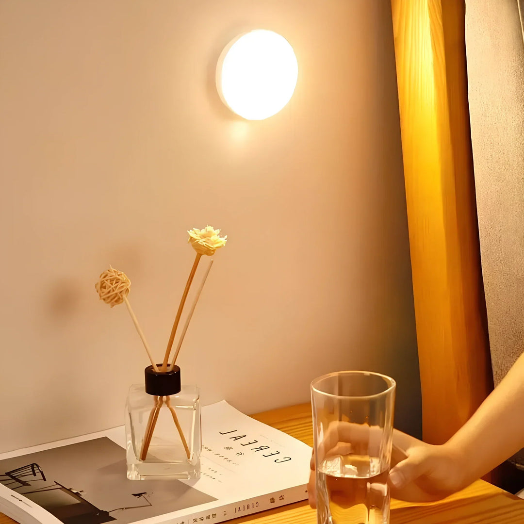 Lámpara con sensor de movimiento inalámbrico - LumaLight