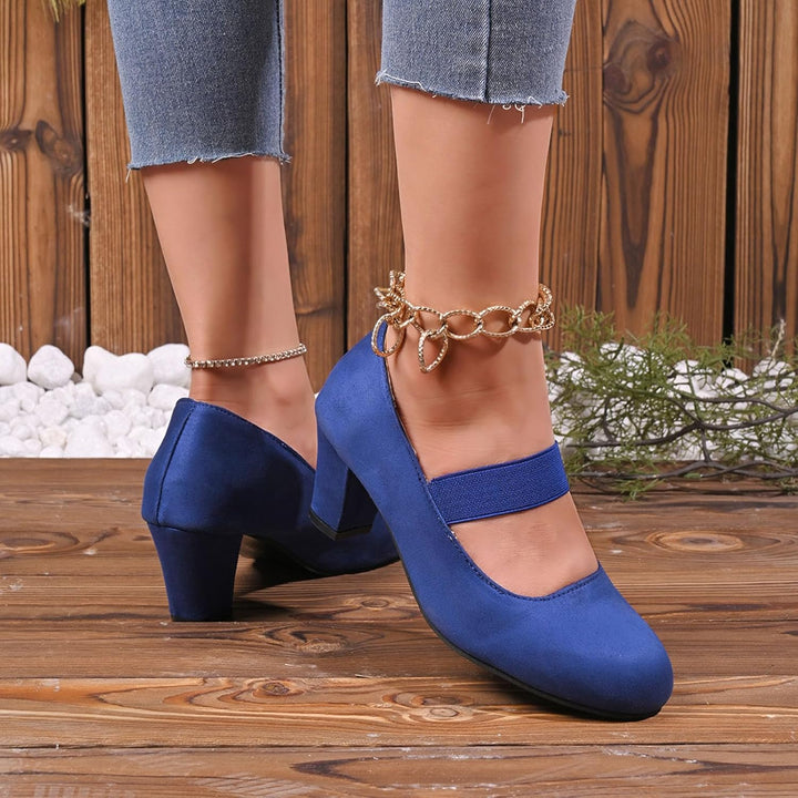 Velvet pumps with elastic straps – Amelie Oktoberfest 2026