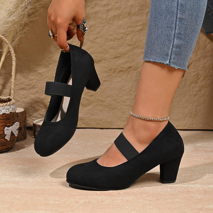 Velvet pumps with elastic straps – Amelie Oktoberfest 2026