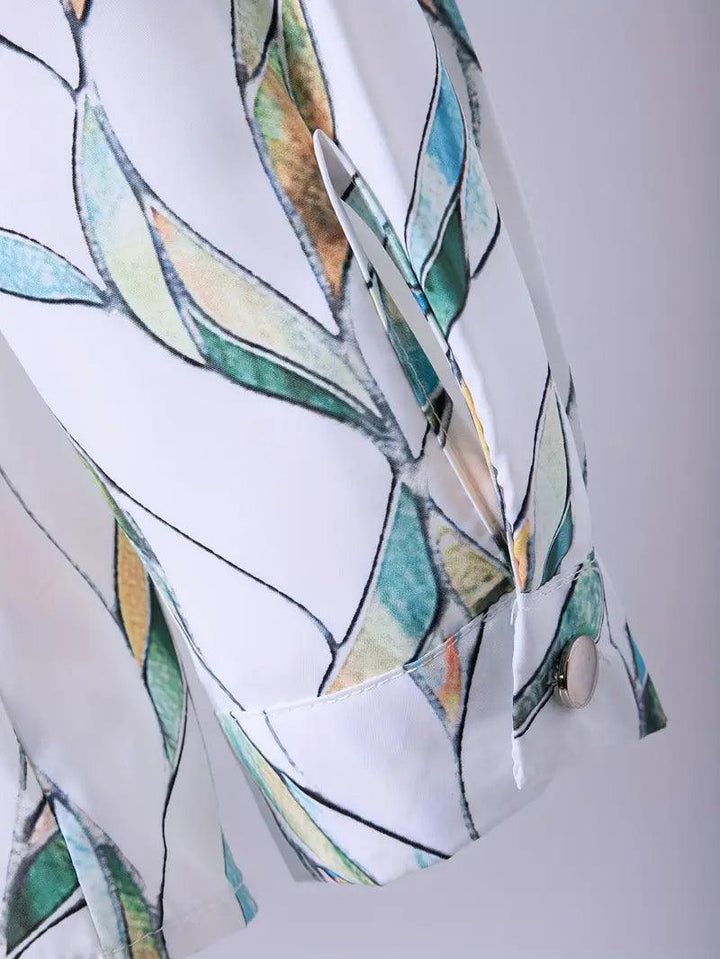 Blusa de mujer moderna con estampado abstracto y tapeta de botones – Marlene
