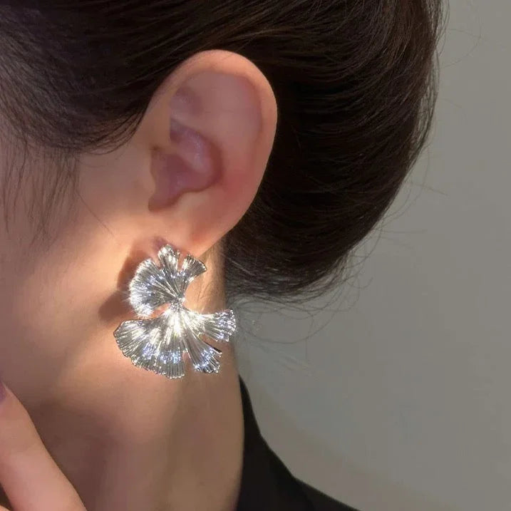 Flower Earrings in Gold and Silver – Liora