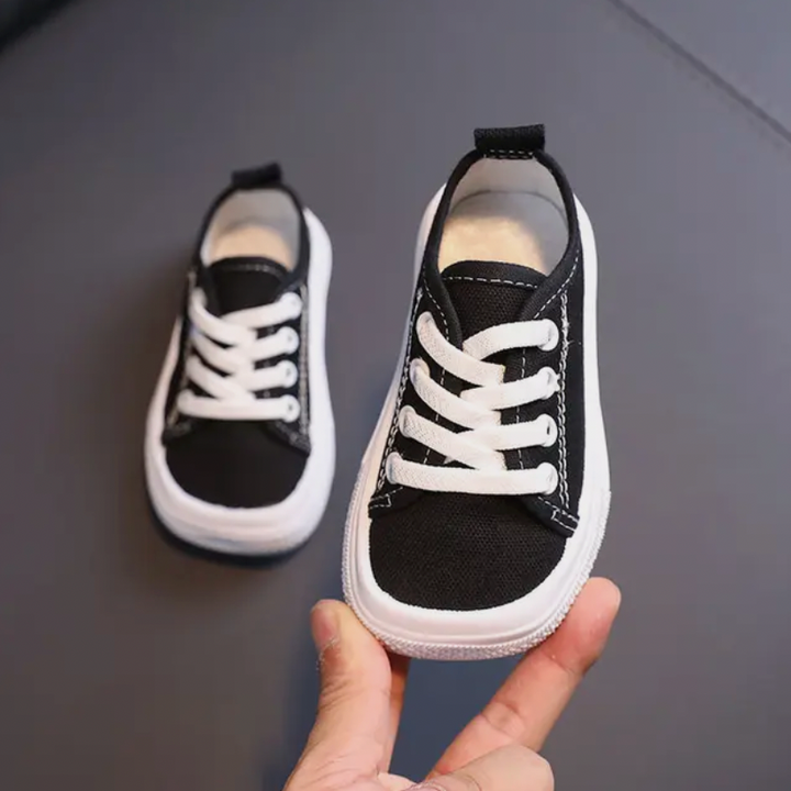 Ergonomic Barefoot Sneakers for Children - FlexiSteps