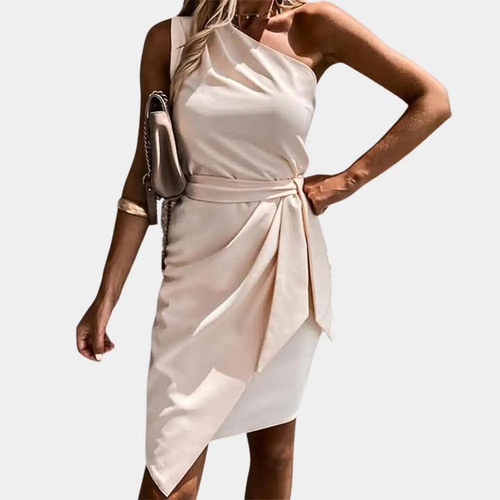 Vestido moderno de un solo hombro con cinturón en la cintura - Adriana