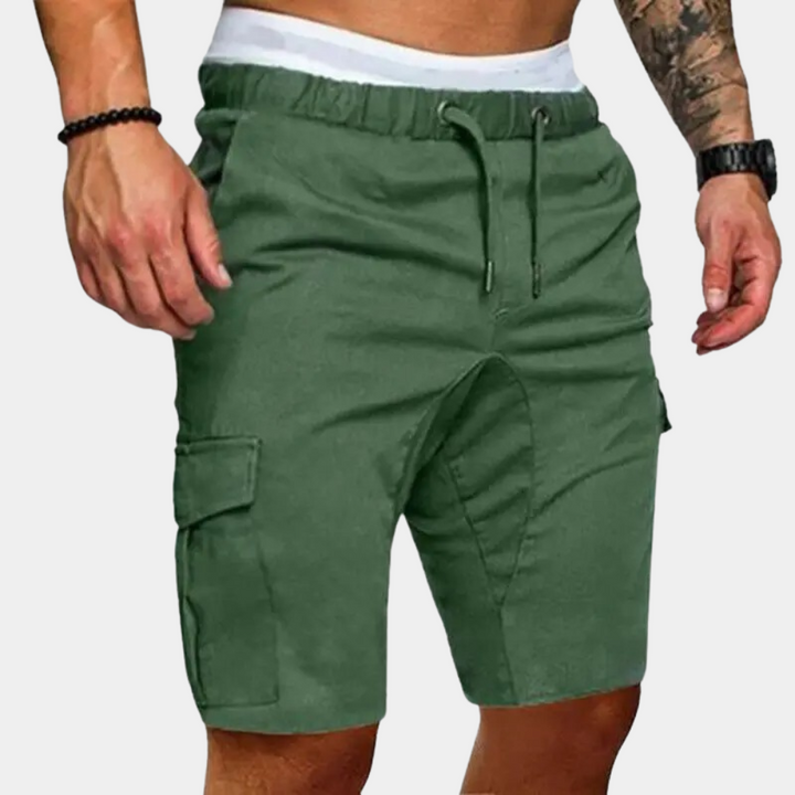 Grüne Herren-Cargoshorts, elastischer Bund, Taschen, Freizeitmode, Sommerkleidung.