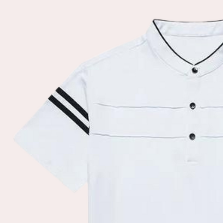 Weiße Herren-Poloshirt mit schwarzen Streifen, Kurzarm, Knopfleiste, sportlich-elegant.