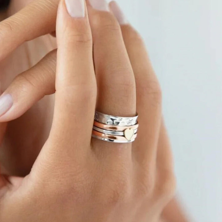 Anillo de corazón giratorio – Amara