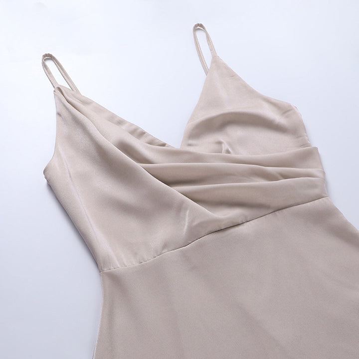 Stilfuld midikjole med spaghetti-stropper - Grace