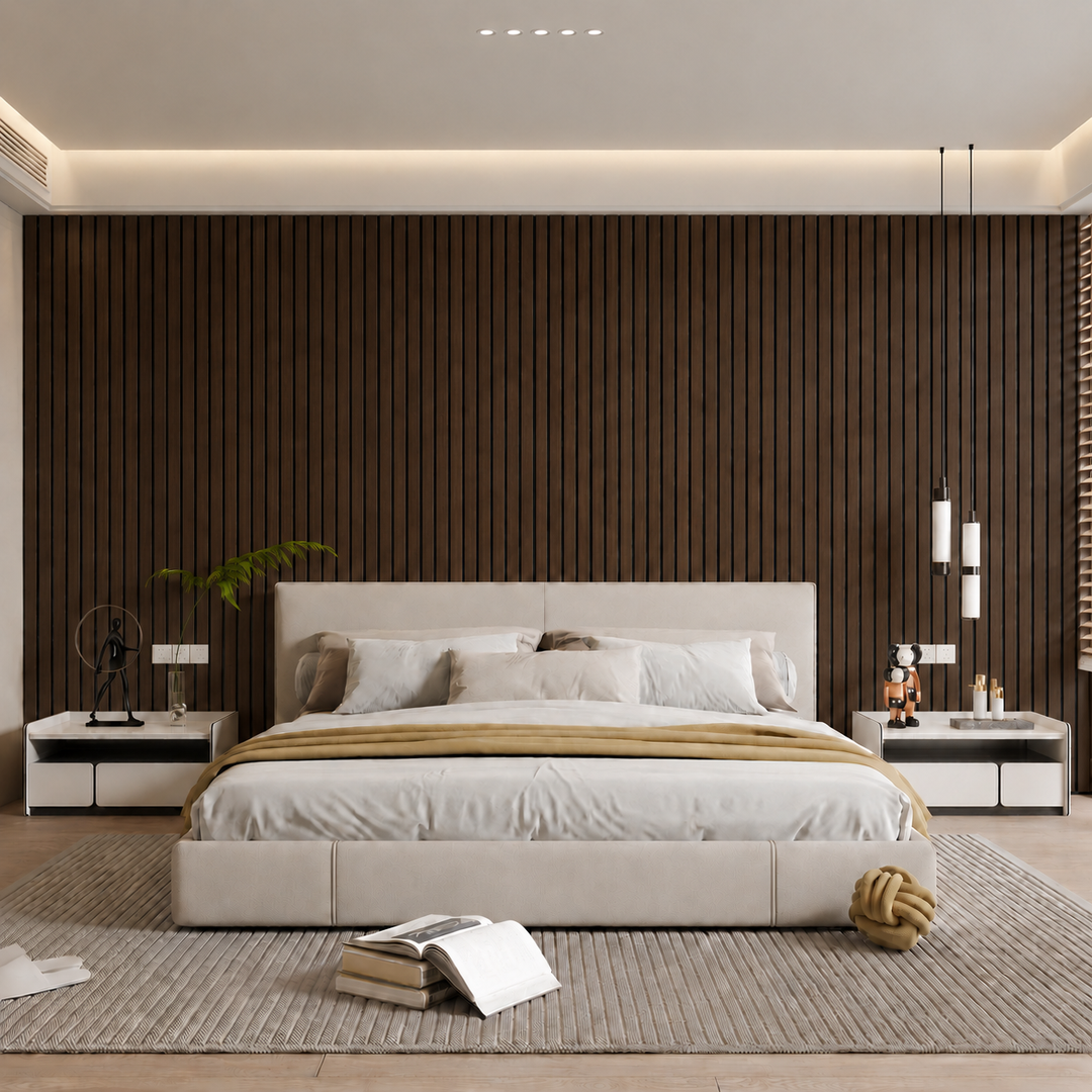 Schlafzimmer mit dunkelbrauner Lamellenwand hinter dem Bett, Nachttischen und Hängelampen 29