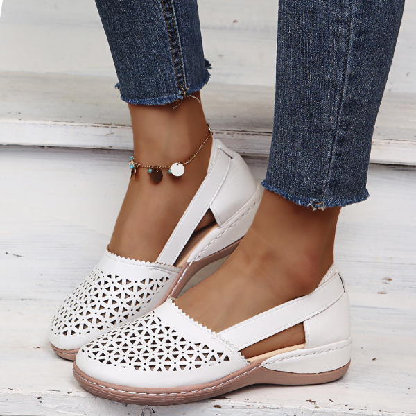 Zapatillas ortopédicas con recortes - Lena