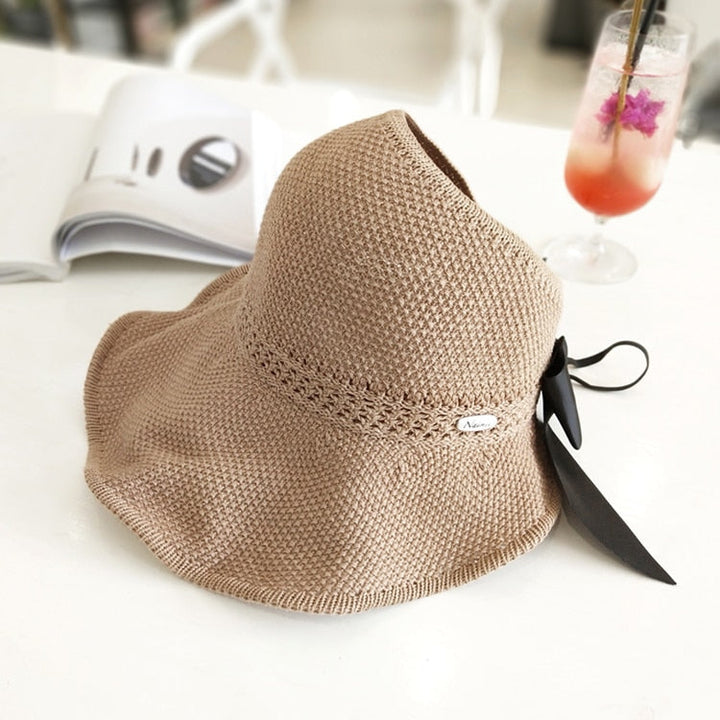 Trendy summer straw hat with opening for ponytail - SonnenSchwung