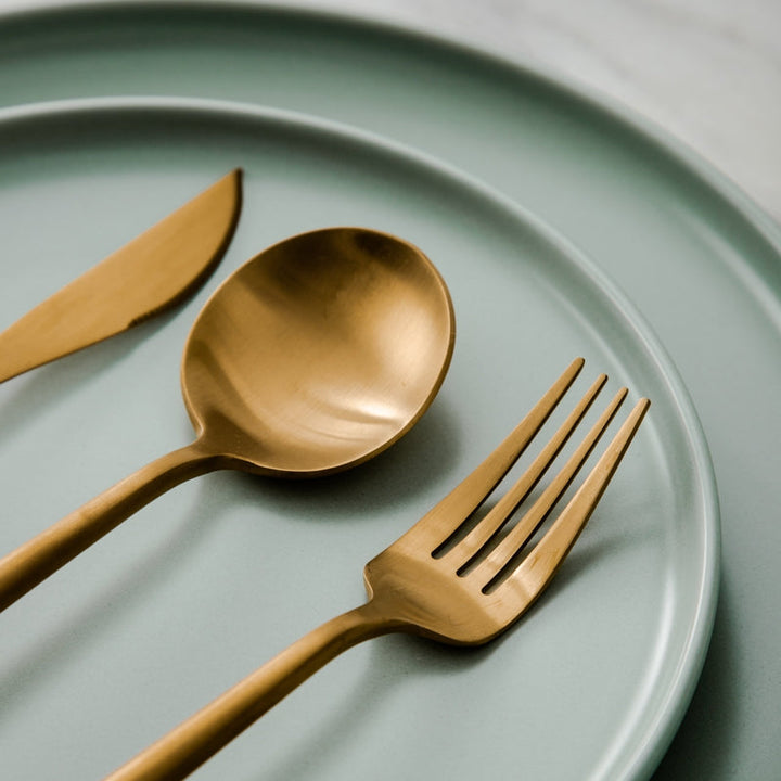 Minimalist Cutlery for Modern Tables - PureSet