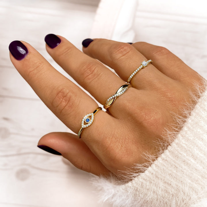 Anillo elegante con circonitas brillantes – Sienna