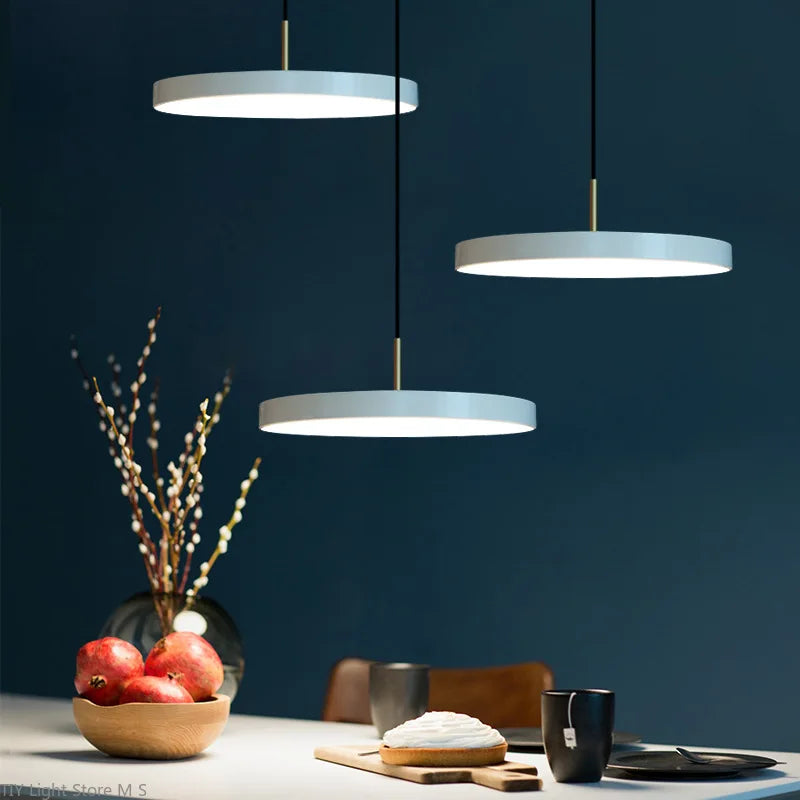 Skandinavische Hängeleuchte mit minimalistischem Design - Lyssa
