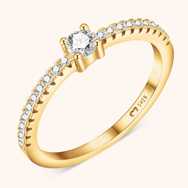 Anillo elegante con circonitas brillantes – Sienna