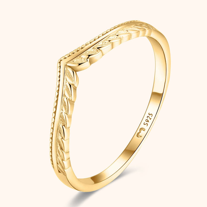 Stilfull ring med bladmotiv - Vera