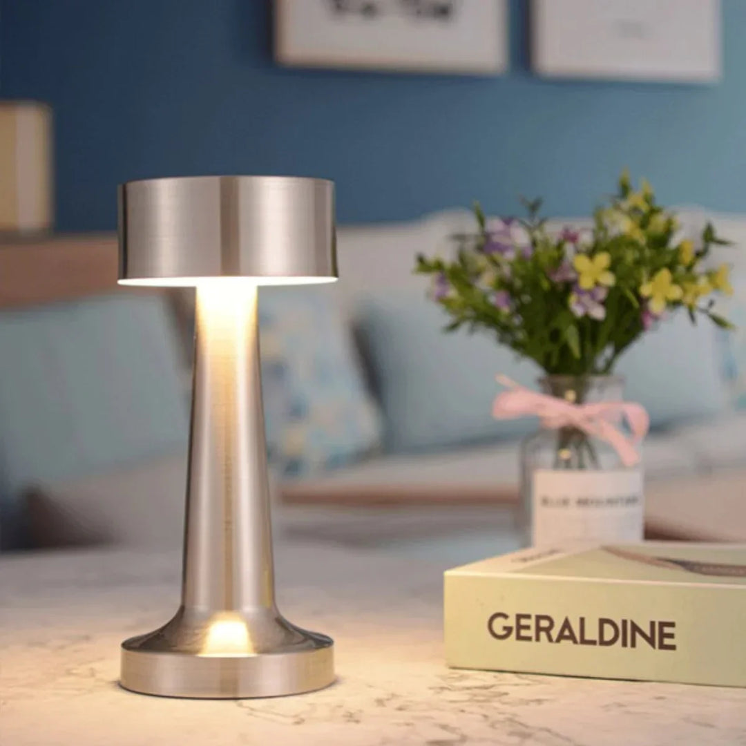 Moderne bordlampe - SleekGlow
