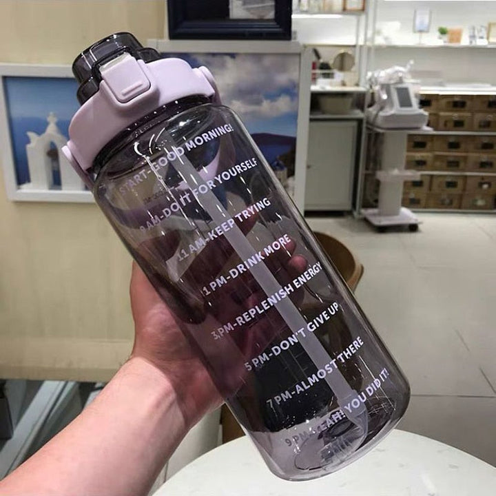 2L Motiverende vannflaske med tidsmarkeringer – HydroMotivator