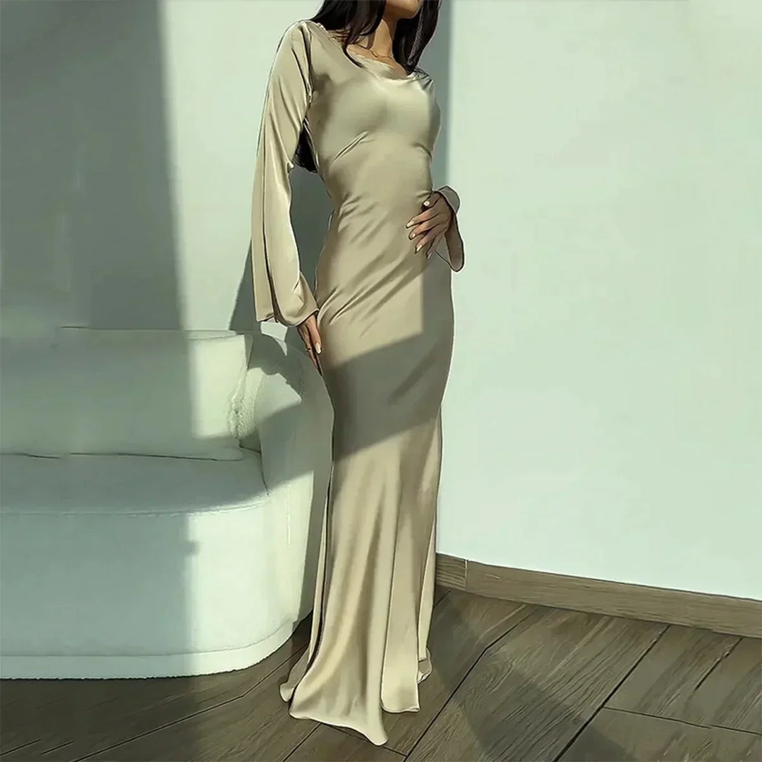 Stylish Dress with Long Sleeves - Sophia