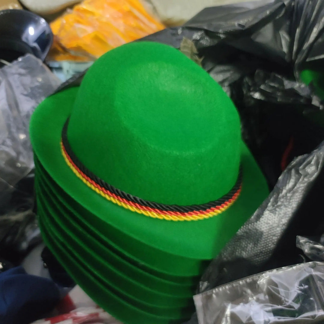 Sombrero alpino con pluma – Amigo de la montaña Oktoberfest 2026