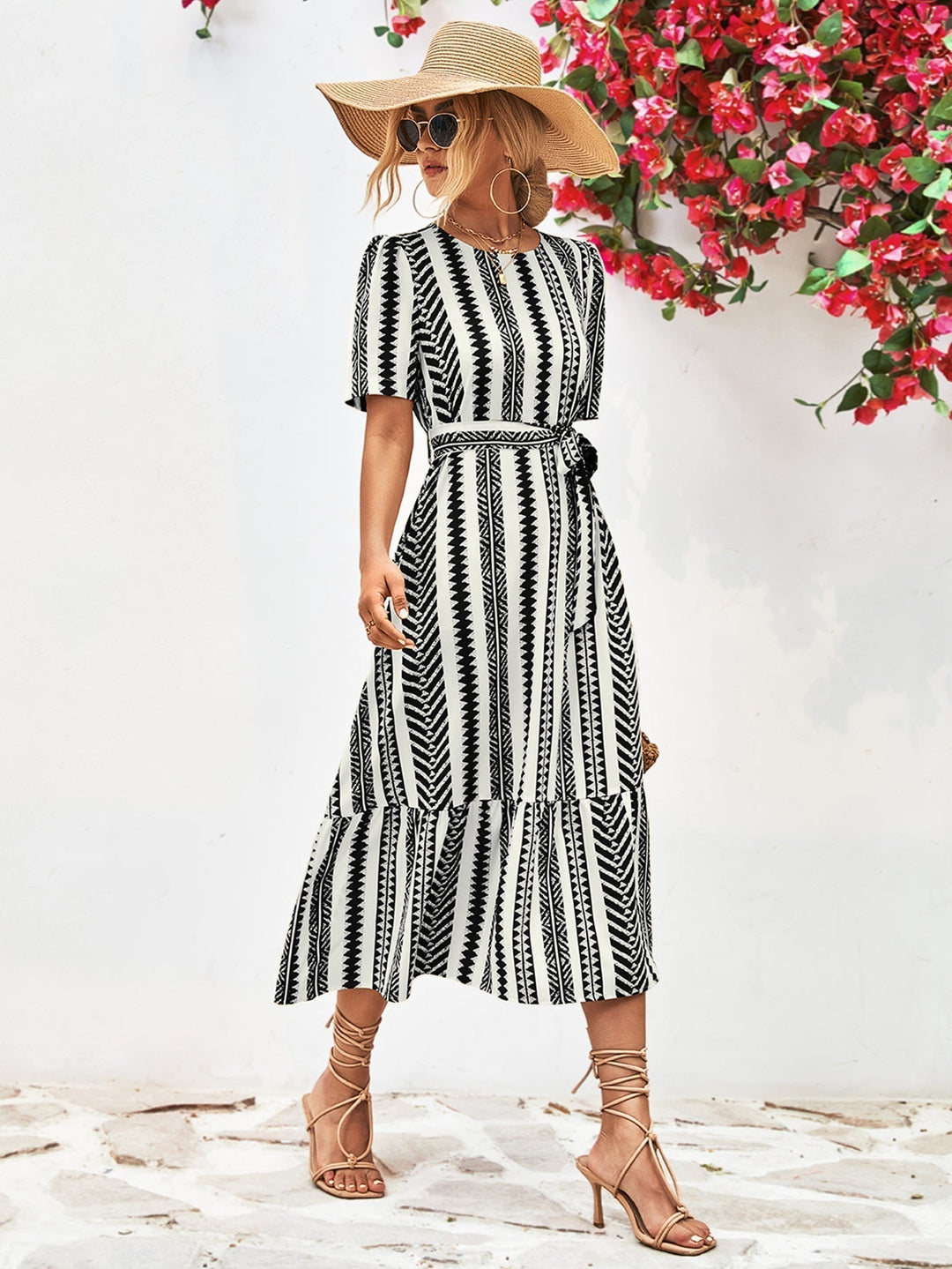 Sort-hvid stribet midi-kjole – Elise