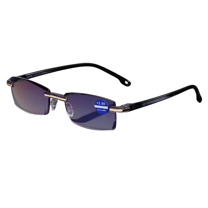 Randlose rechteckige Lesebrille mit schwarzen Bügeln und goldfarbenen Scharnieren, schräg von vorn auf weißem Hintergrund freigestellt. 1