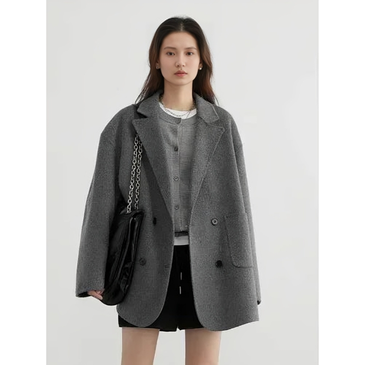 Luxurious Wool Coat for Women – Aurora