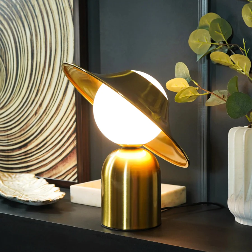 Luxurious Metal Table Lamp – GoldAura