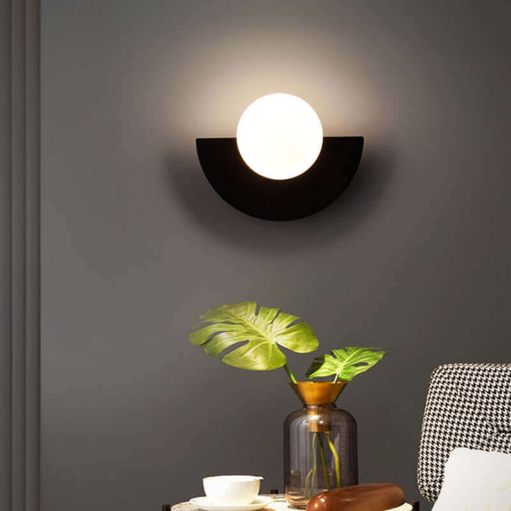 Metallic Crescent Wall Lamp - LunaMetal