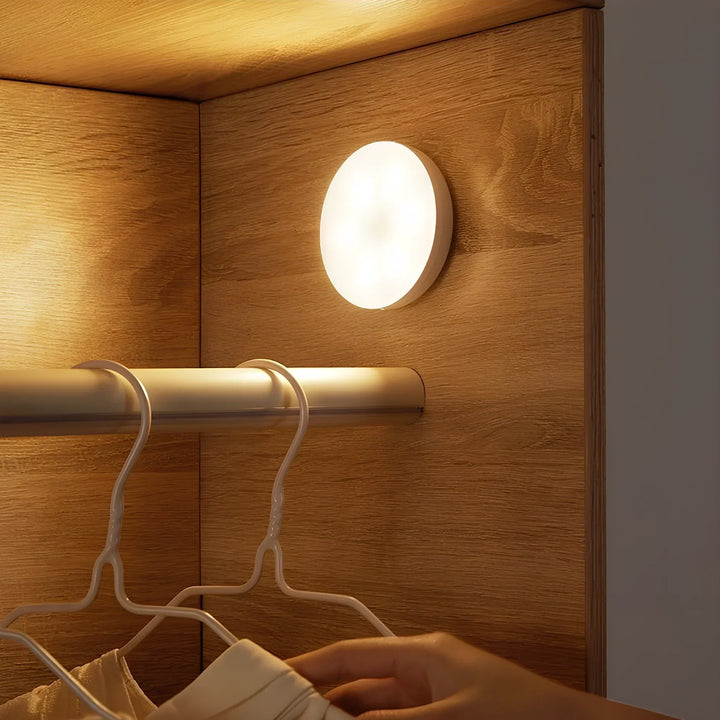 Lámpara con sensor de movimiento inalámbrico - LumaLight