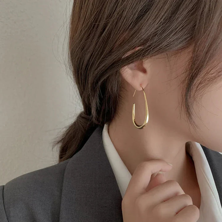 Comfortable Fluid Hoops – Liv