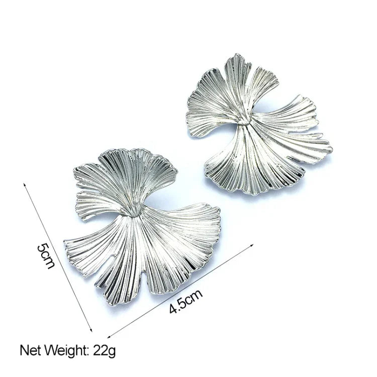 Flower Earrings in Gold and Silver – Liora