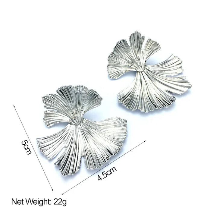 Flower Earrings in Gold and Silver – Liora
