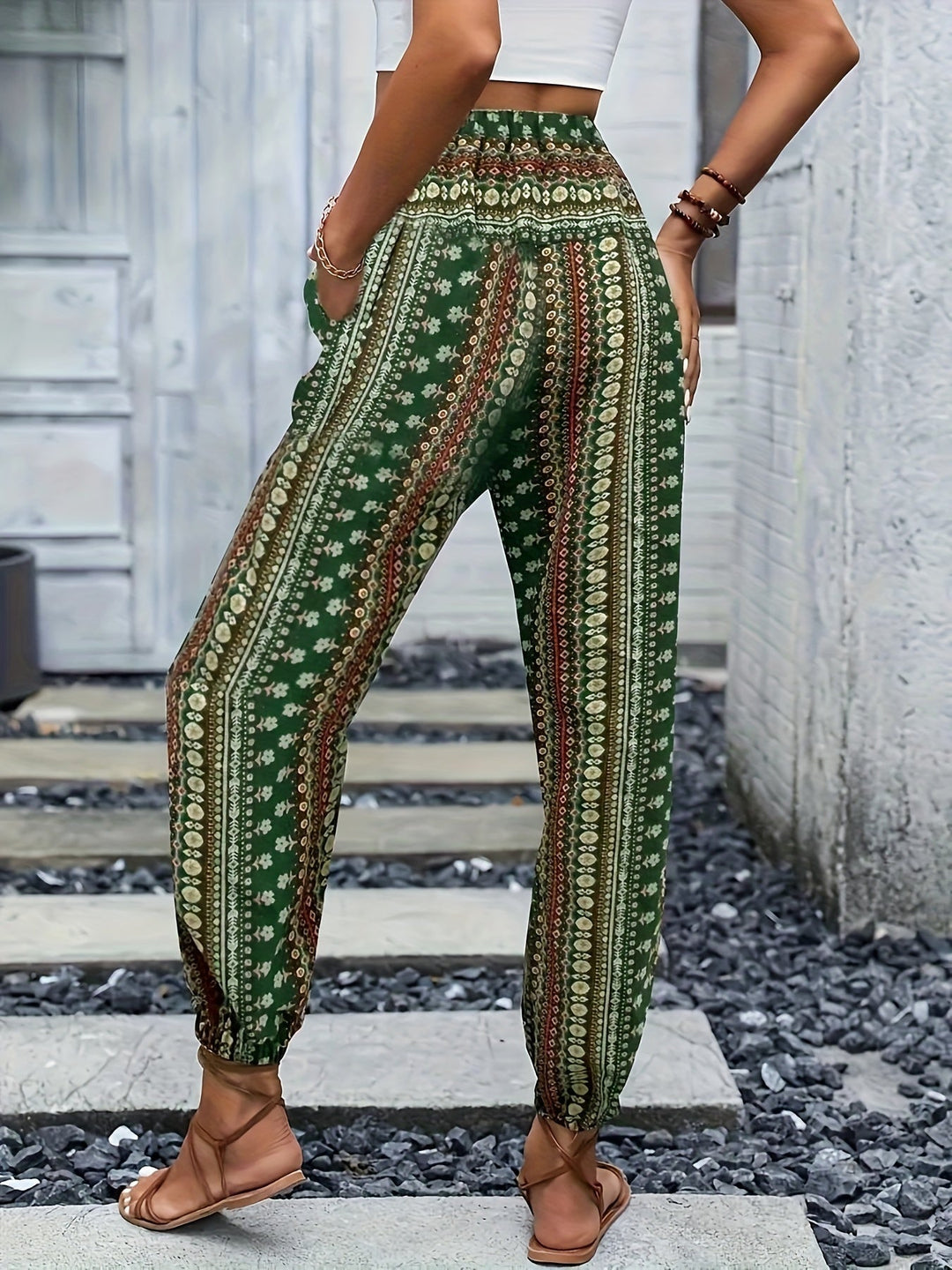 Boho damebukser med høj talje, print og smocket talje – Linara