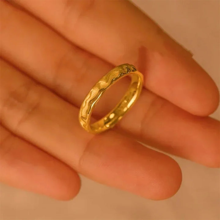 Stilfuld gylden honningring – Sienna